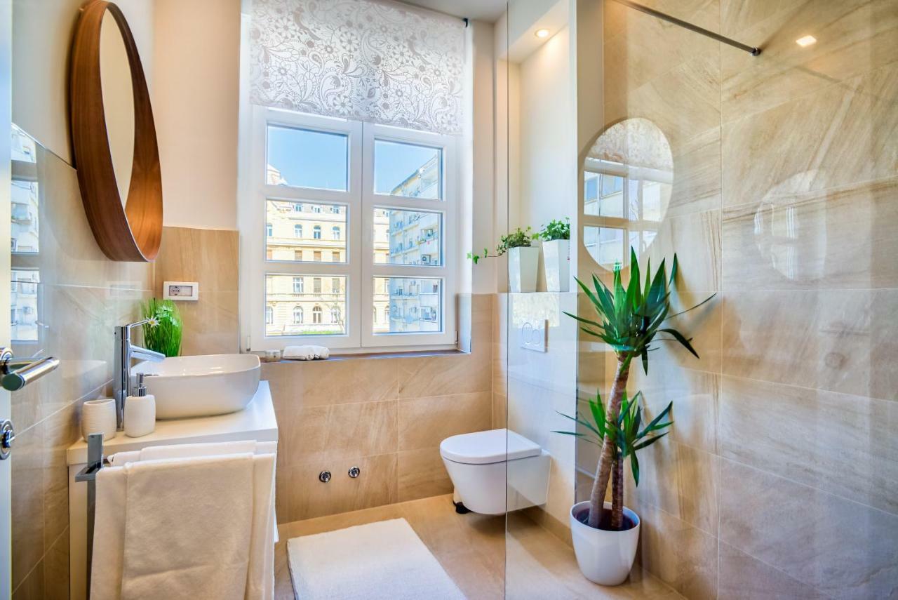 Parkside Apartment